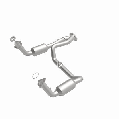 Magnaflow 04-06 Chevrolet Silverado 1500 5.3L Direct Fit Catalytic Converter 4651097 4651097 360 Degree Image Set