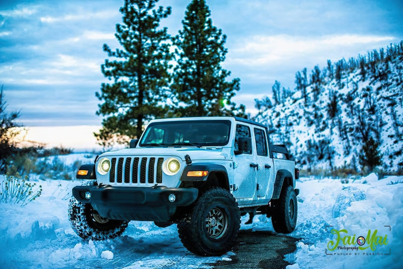 ORACLE Lighting Oracle Oculus Bi-LED Projector Headlights for Jeep JL/Gladiator JT - Matte Black - 5500K 5839-504 5839-504 Photo - lifestyle view