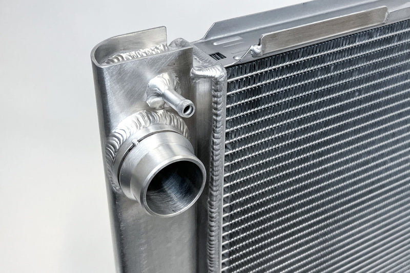 CSF 06-10 BMW E60 M5 / 06-10 BMW E63/E64 M6 Full Billet Aluminum High-Performance Radiator 7218 7218 Photo - Close Up