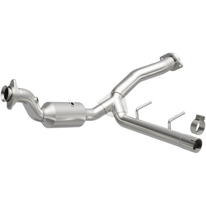 MagnaFlow Ford F-150 OEM Grade Federal / EPA Compliant Direct-Fit Catalytic Converter 21-475 Photo - Primary