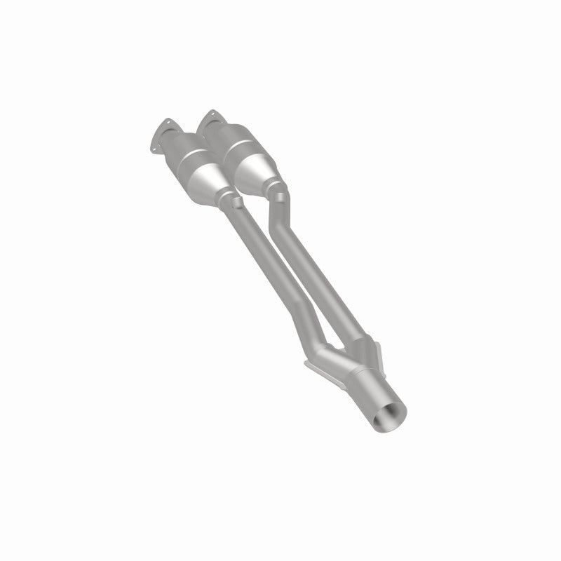 MagnaFlow OEM Grade Federal / EPA Compliant Direct-Fit Catalytic Converter 49013 360 Degree Image Set