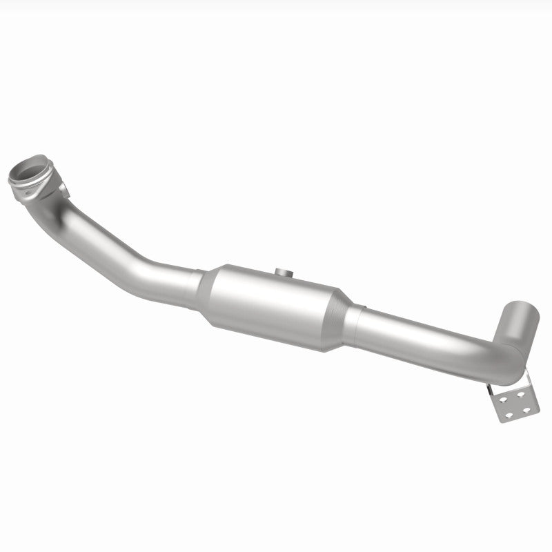 Magnaflow 05-06 Lincoln Navigator 5.4L Direct Fit Catalytic Converter - Passenger Side 4651507 4651507 360 Degree Image Set