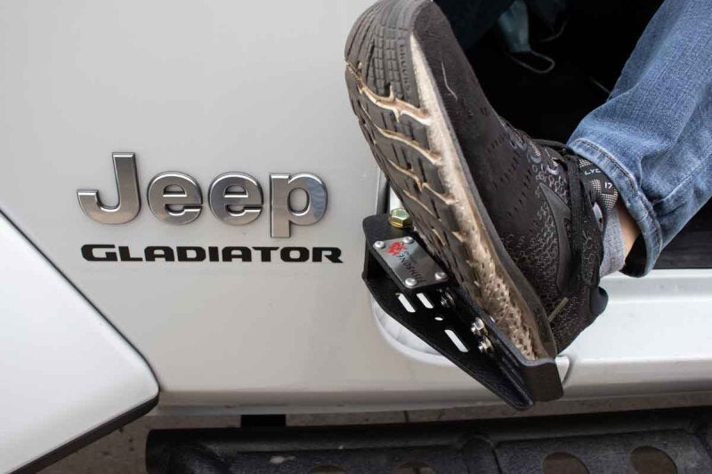 Fishbone Offroad 2007+ Jeep Wrangler/Gladiator Steel - Black Foot Peg Set FB21268 FB21268 Photo - lifestyle view
