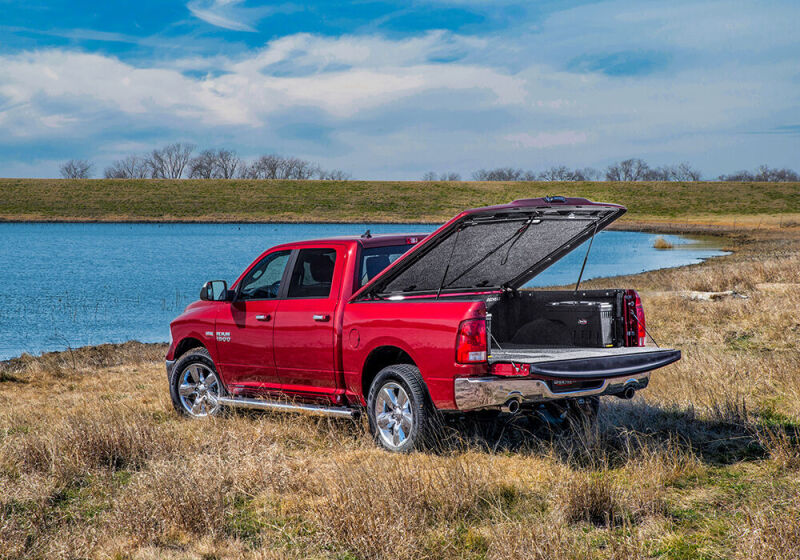 Undercover Elite LX 19 (New Body Style) Ram 1500-3500 6.4ft-KXJ SRW w/out RB UC3118L-KXJ Photo - lifestyle view