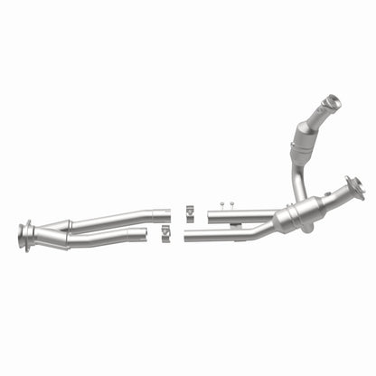 MagnaFlow Ford California Grade CARB Compliant Direct-Fit Catalytic Converter 5551436 360 Degree Image Set