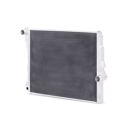 Mishimoto BMW E46 Non-M Performance Aluminum Radiator MMRAD-E46-323A Photo - Close Up