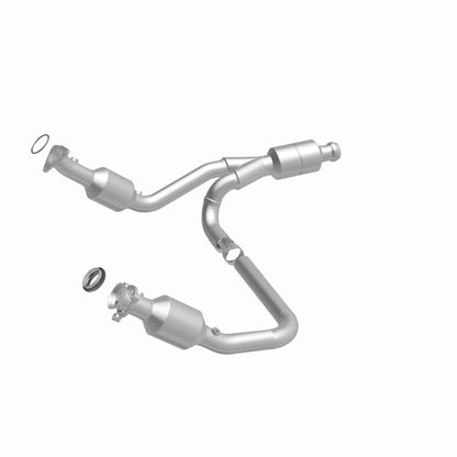 MagnaFlow OEM Grade Federal / EPA Compliant Direct-Fit Catalytic Converter 52642 360 Degree Image Set