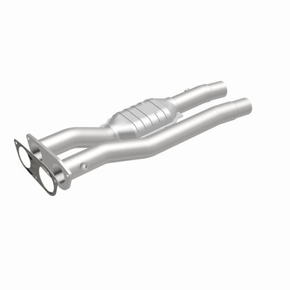 MagnaFlow HM Grade Federal / EPA Compliant Direct-Fit Catalytic Converter 95471 360 Degree Image Set
