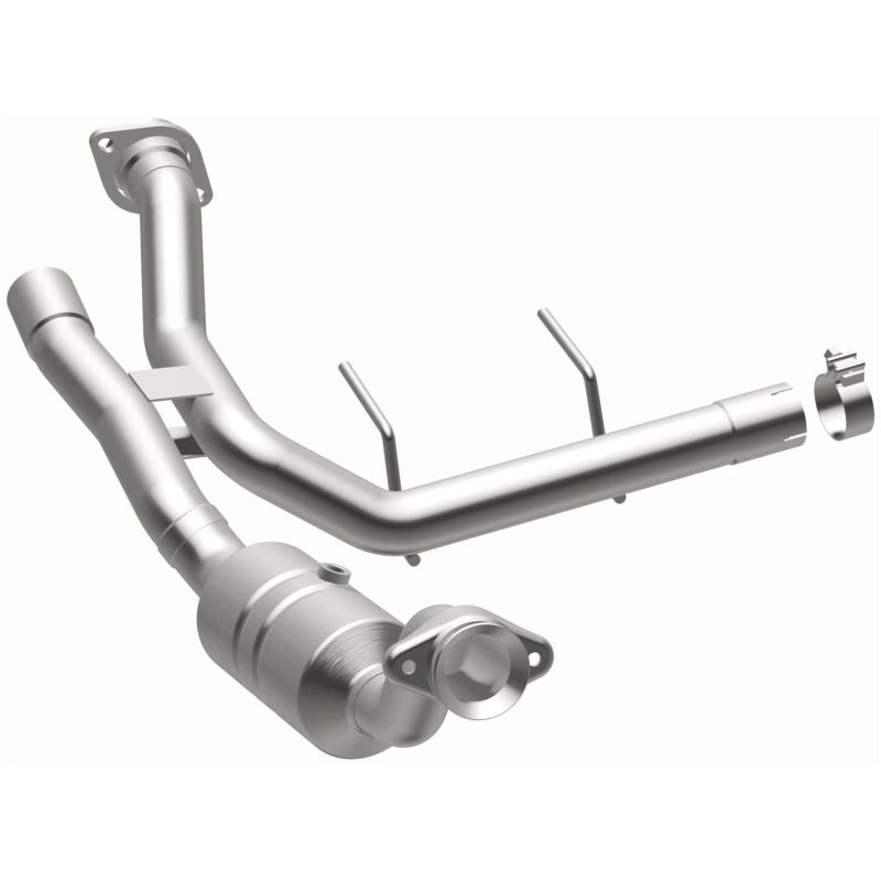 MagnaFlow Ford F-150 OEM Grade Federal / EPA Compliant Direct-Fit Catalytic Converter 52592 Photo - out of package
