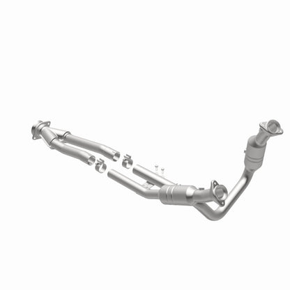 MagnaFlow Ford California Grade CARB Compliant Direct-Fit Catalytic Converter 5551436 360 Degree Image Set