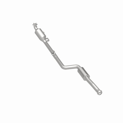 MagnaFlow Mercedes-Benz C300 OEM Grade Federal / EPA Compliant Direct-Fit Catalytic Converter 21-497 360 Degree Image Set