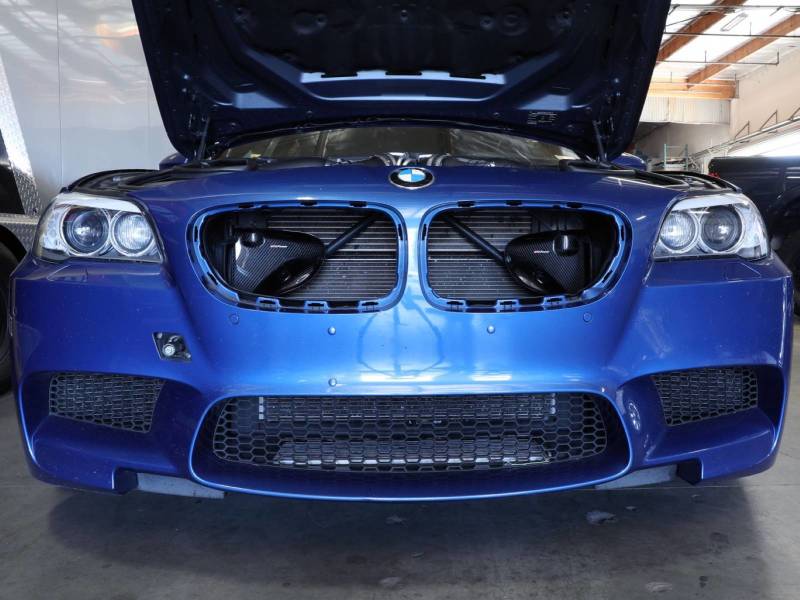 aFe Magnum FORCE Intake System Dynamic Air Scoop: BMW M5 (F10) 12-16 V8-4. 54-12489-C Photo - Mounted
