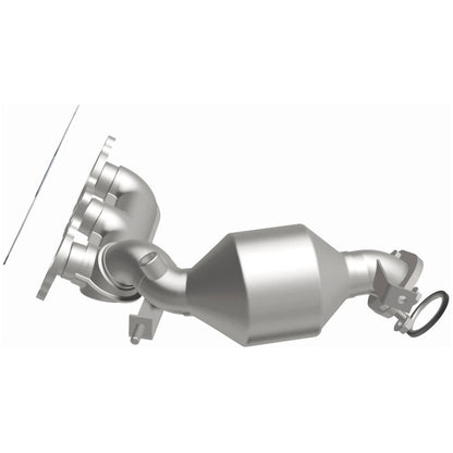 MagnaFlow Toyota Sienna California Grade CARB Compliant Manifold Catalytic Converter 5582834 Photo - out of package
