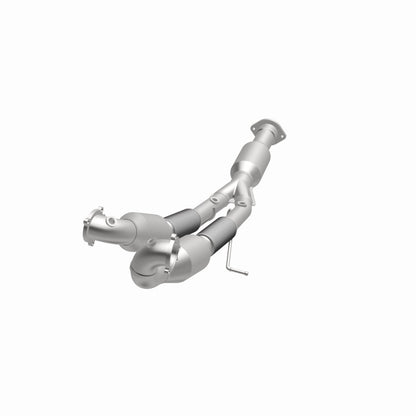 MagnaFlow Volvo S80 OEM Grade Federal / EPA Compliant Direct-Fit Catalytic Converter 52160 360 Degree Image Set
