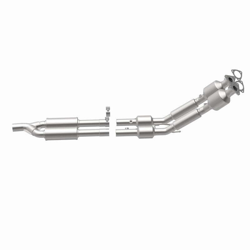 MagnaFlow Volkswagen Passat California Grade CARB Compliant Direct-Fit Catalytic Converter 551799 360 Degree Image Set