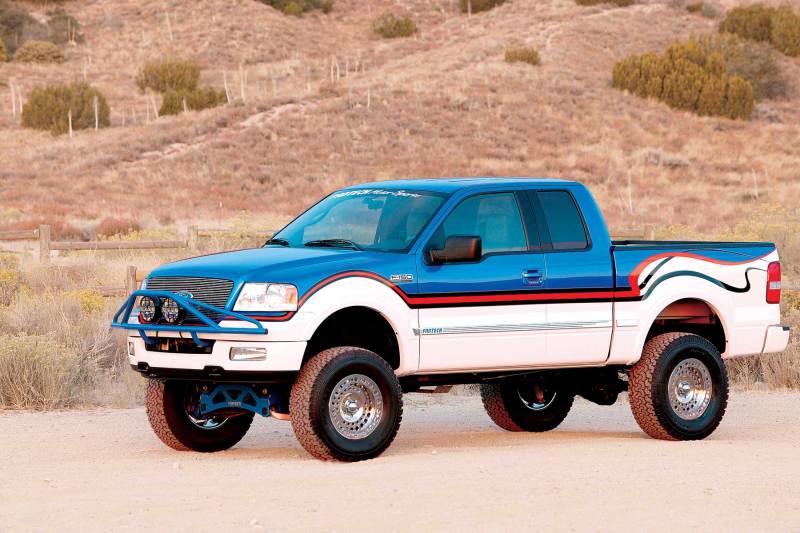 Fabtech 6" Performance System W/ Front Dirt Logic 2.5 Coilover & Rear Dirt K2003DL Photo - lifestyle view