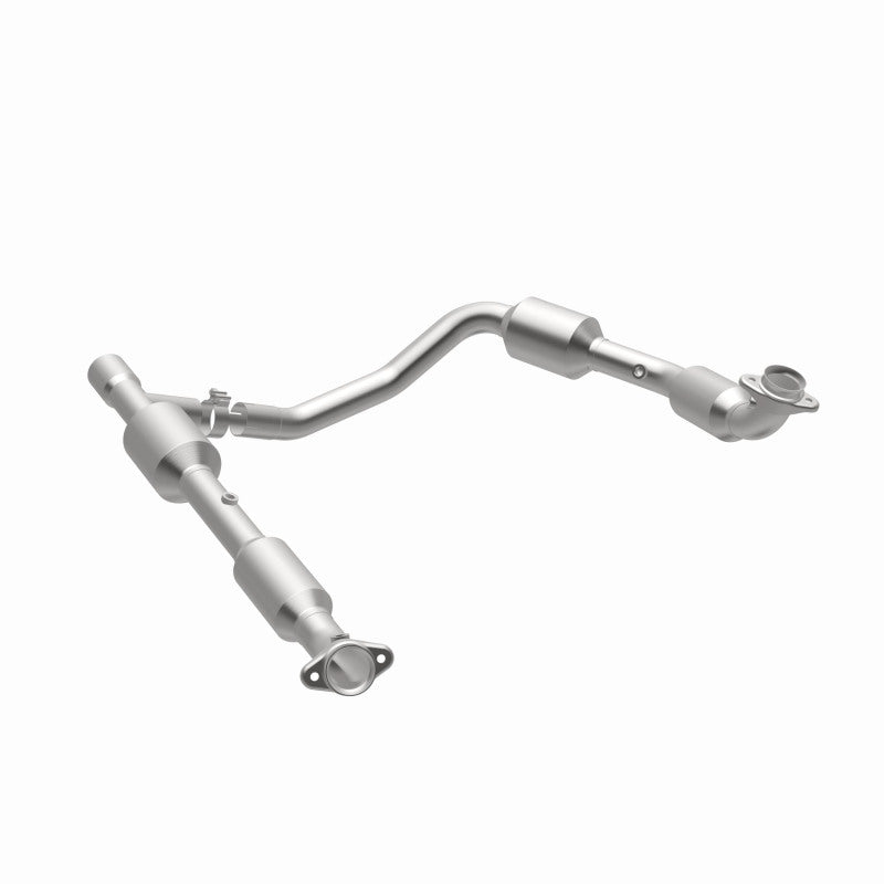 MagnaFlow Ford California Grade CARB Compliant Direct-Fit Catalytic Converter 5582439 360 Degree Image Set