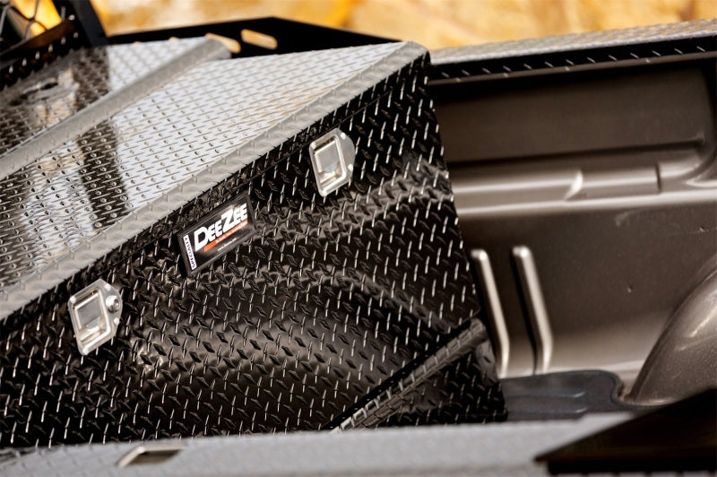 Dee Zee Deezee Universal Tanks - Combo Black Tread Aluminum (111 Gal) DZ92656B DZ92656B Photo - Mounted