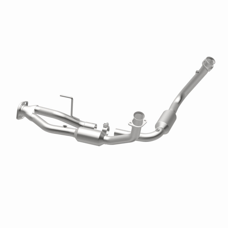 MagnaFlow Jeep HM Grade Federal / EPA Compliant Direct-Fit Catalytic Converter 24473 360 Degree Image Set
