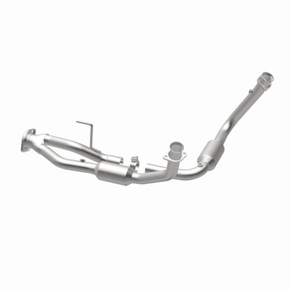 MagnaFlow Jeep HM Grade Federal / EPA Compliant Direct-Fit Catalytic Converter 24473 360 Degree Image Set