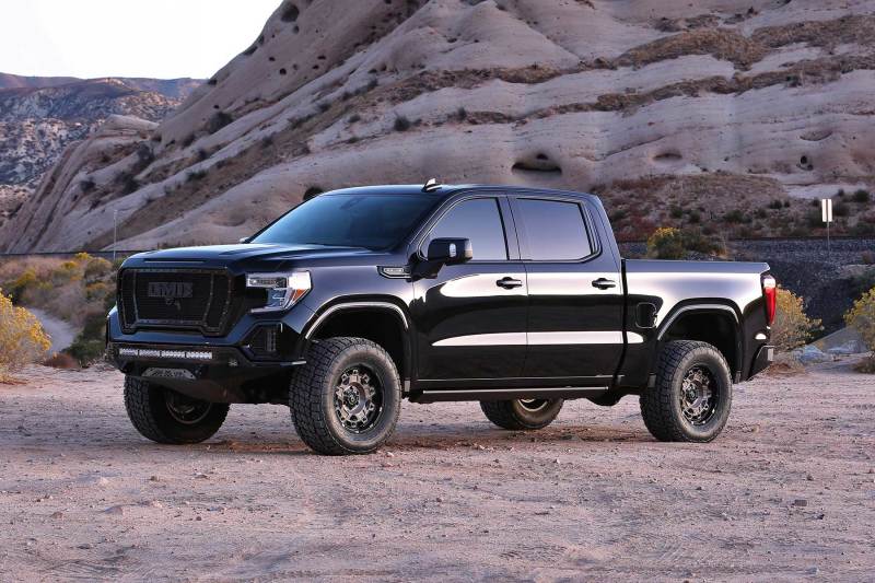 Fabtech 2019 C/K1500 2WD/4WD 3in Budget UCA System w/DL 2.5 Coilovers & Rear DL Shocks K1126DL K1126DL Photo - lifestyle view