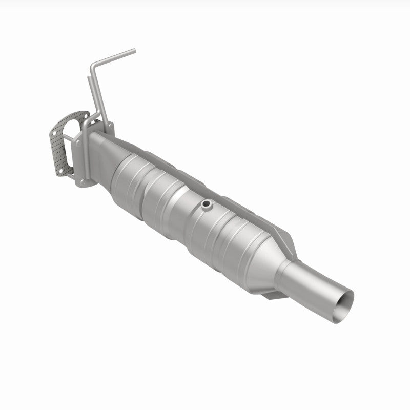 Magnaflow 09-19 Ford F53 V10 6.8L Underbody 6.8L Direct Fit Catalytic Converter 280435 280435 360 Degree Image Set