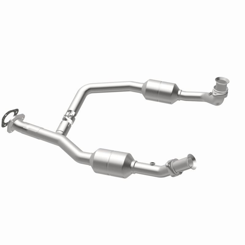 Magnaflow 2003 Ford E-350 Super Duty 5.4L Direct Fit Converter 4583378 4583378 360 Degree Image Set