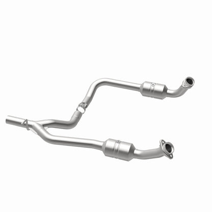 MagnaFlow Ford OEM Grade Federal / EPA Compliant Direct-Fit Catalytic Converter 52153 360 Degree Image Set