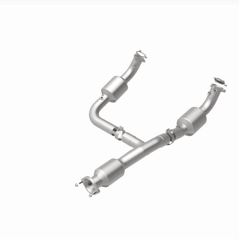 Magnaflow 12-20 Chevrolet Express 4500 Underbody 6.0L Direct Fit Catalytic Converter 280505 280505 360 Degree Image Set