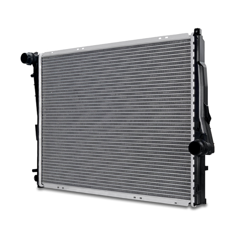 Mishimoto 2001-2005 BMW 320i 2.2L Replacement Radiator R2636-MT Photo - Close Up