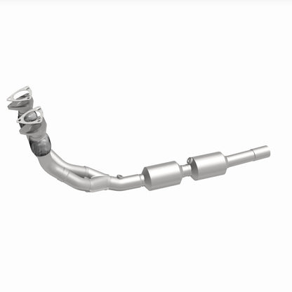 MagnaFlow Volkswagen OEM Grade Federal / EPA Compliant Direct-Fit Catalytic Converter 52289 360 Degree Image Set