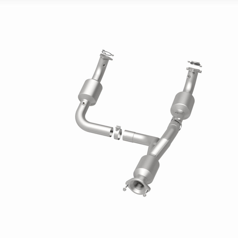 Magnaflow 12-20 Chevrolet Express 4500 Underbody 6.0L Direct Fit Catalytic Converter 280505 280505 360 Degree Image Set