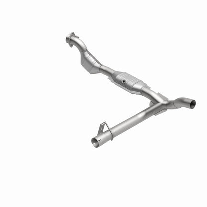 MagnaFlow Ford OEM Grade Federal / EPA Compliant Direct-Fit Catalytic Converter 51839 360 Degree Image Set