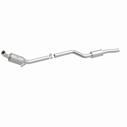 MagnaFlow Mercedes-Benz C300 California Grade CARB Compliant Direct-Fit Catalytic Converter 5461919 360 Degree Image Set