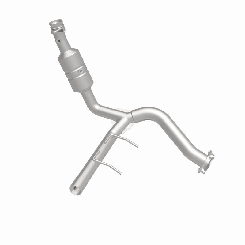 MagnaFlow OEM Grade Federal / EPA Compliant Direct-Fit Catalytic Converter 52418 360 Degree Image Set