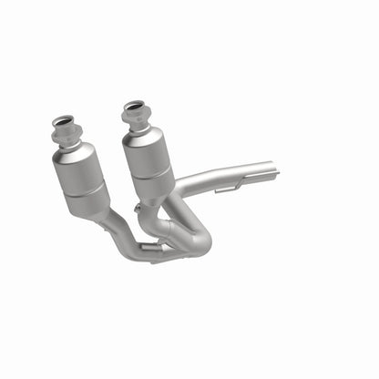 MagnaFlow Jeep Grand Cherokee OEM Grade Federal / EPA Compliant Direct-Fit Catalytic Converter 49744 360 Degree Image Set