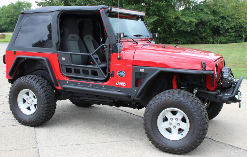 Fishbone Offroad 97-06 Jeep Wrangler TJ Front Tube Doors - Black Textured Powdercoat Steel FB24077 FB24077 Photo - lifestyle view