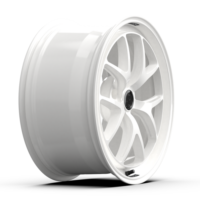 fifteen52 Sector RSR 19x9.5 5x114.3 38mm ET 73.1mm Center Bore Rally White RSSRW-99554+38 RSSRW-99554+38 User 1