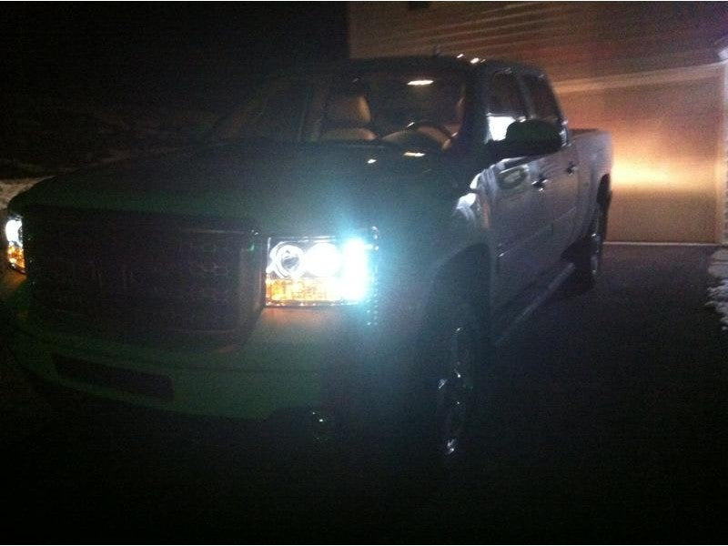 Spyder GMC Sierra 1500/2500/3500 07-13 Projector Headlights LED Halo- LED Chrome PRO-YD-GS07-HL-C 5010612 5010612 User 1