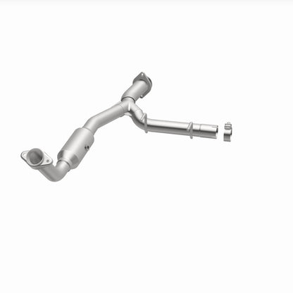 Magnaflow 05-06 Ford Expedition 5.4L Direct Fit Converter 4651411 4651411 360 Degree Image Set