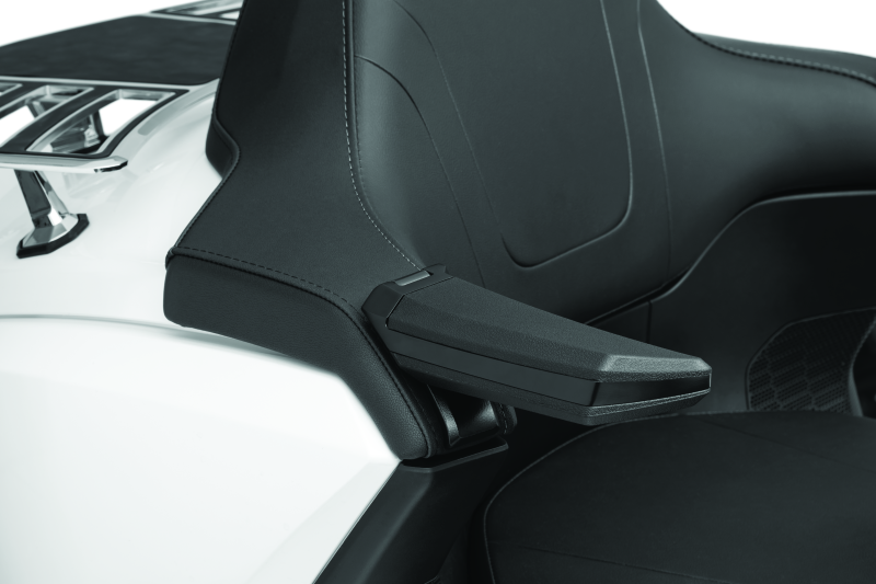 Kuryakyn Omni Pass Armrests Blk 6770 6770 User 1
