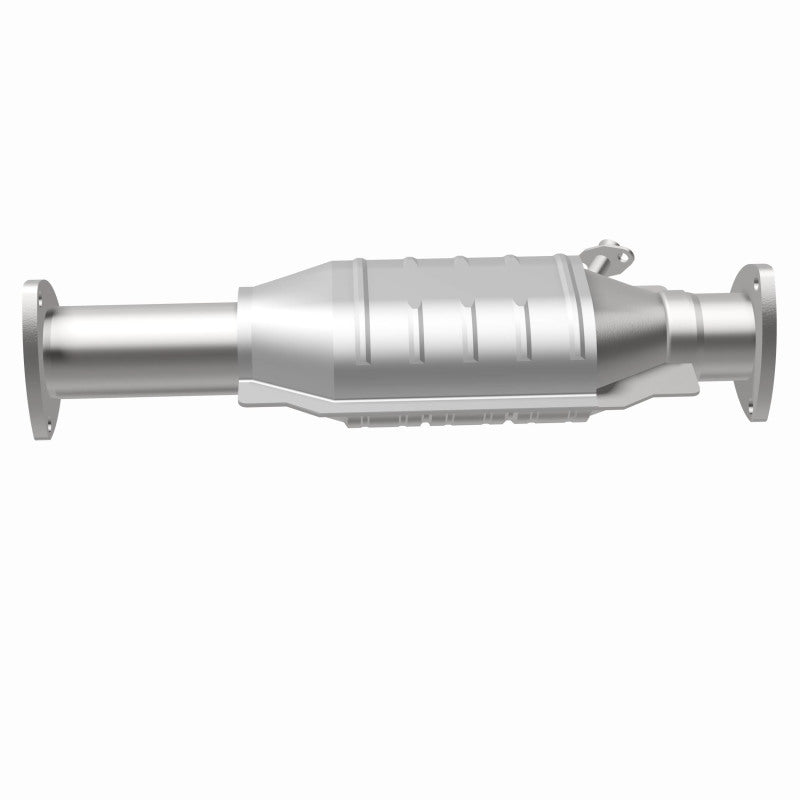 MagnaFlow Toyota Land Cruiser Standard Grade Federal / EPA Compliant Direct-Fit Catalytic Converter 23894 360 Degree Image Set