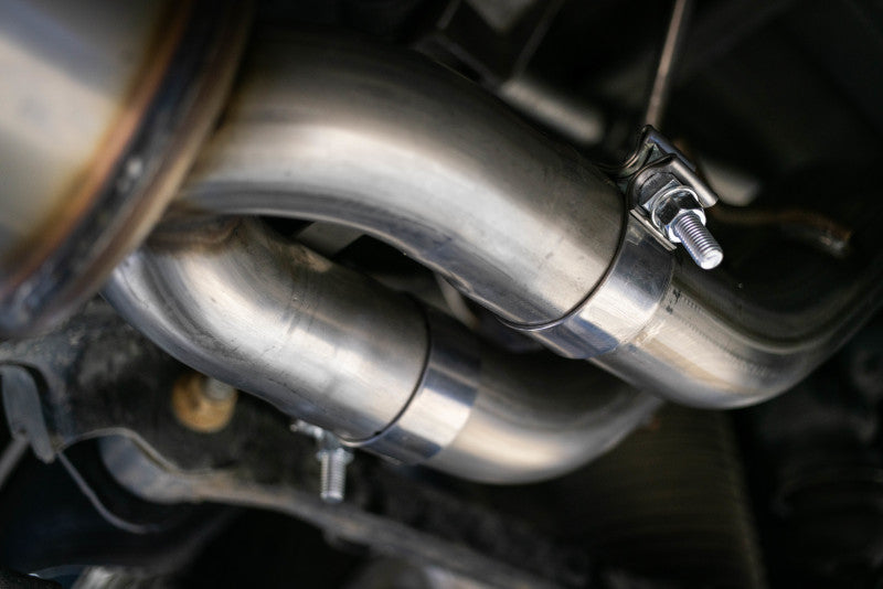 MBRP 2019 Ram 1500 5.7L (CrewCab/Quad Cab ONLY) 2.5in CB Dual Split Rear w/4.5in Tip - Blk Coated S5152BLK S5152BLK Photo - Close Up