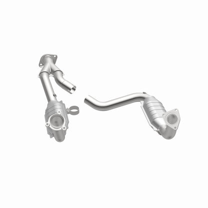 MagnaFlow Chevrolet SSR OEM Grade Federal / EPA Compliant Direct-Fit Catalytic Converter 49580 360 Degree Image Set