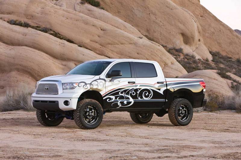 Fabtech 6" Performance System w/ Front Dirt  Logic 2.5 Resi Coilovers K7010DL Photo - lifestyle view
