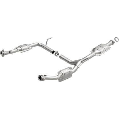 MagnaFlow OEM Grade Federal / EPA Compliant Direct-Fit Catalytic Converter 49575 Photo - Primary