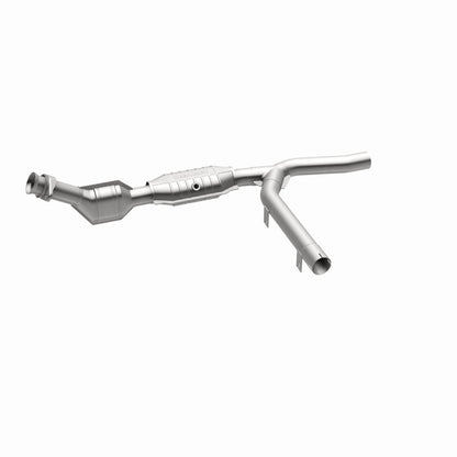 MagnaFlow Ford HM Grade Federal / EPA Compliant Direct-Fit Catalytic Converter 93122 360 Degree Image Set