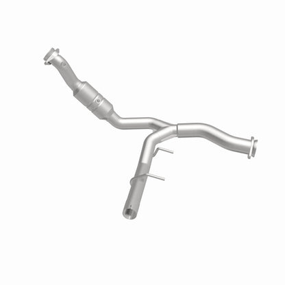 MagnaFlow Ford F-150 OEM Grade Federal / EPA Compliant Direct-Fit Catalytic Converter 52429 360 Degree Image Set