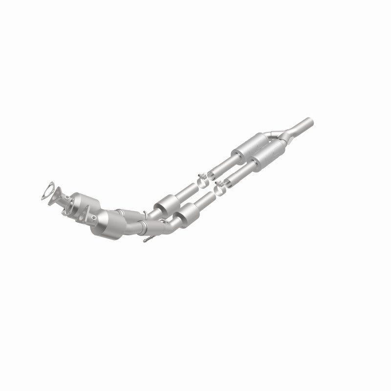 MagnaFlow Volkswagen Passat California Grade CARB Compliant Direct-Fit Catalytic Converter 551838 360 Degree Image Set