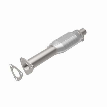 MagnaFlow Standard Grade Federal / EPA Compliant Direct-Fit Catalytic Converter 93483 360 Degree Image Set